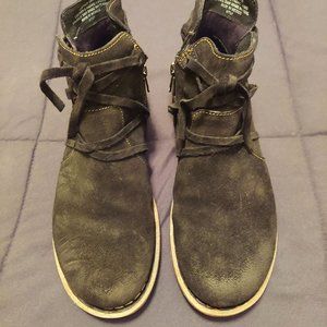 Womens BORN Size 8 US Leather Ankle Boot